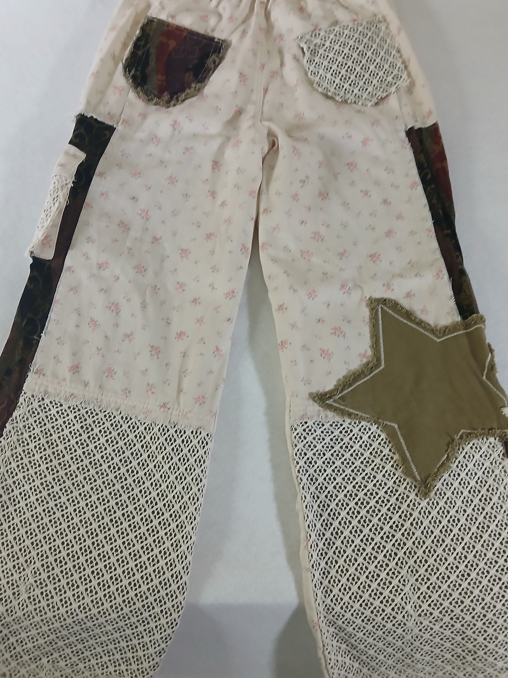 POL Floral-Trim Cream Lightweight Pants - Picture 3 of 4